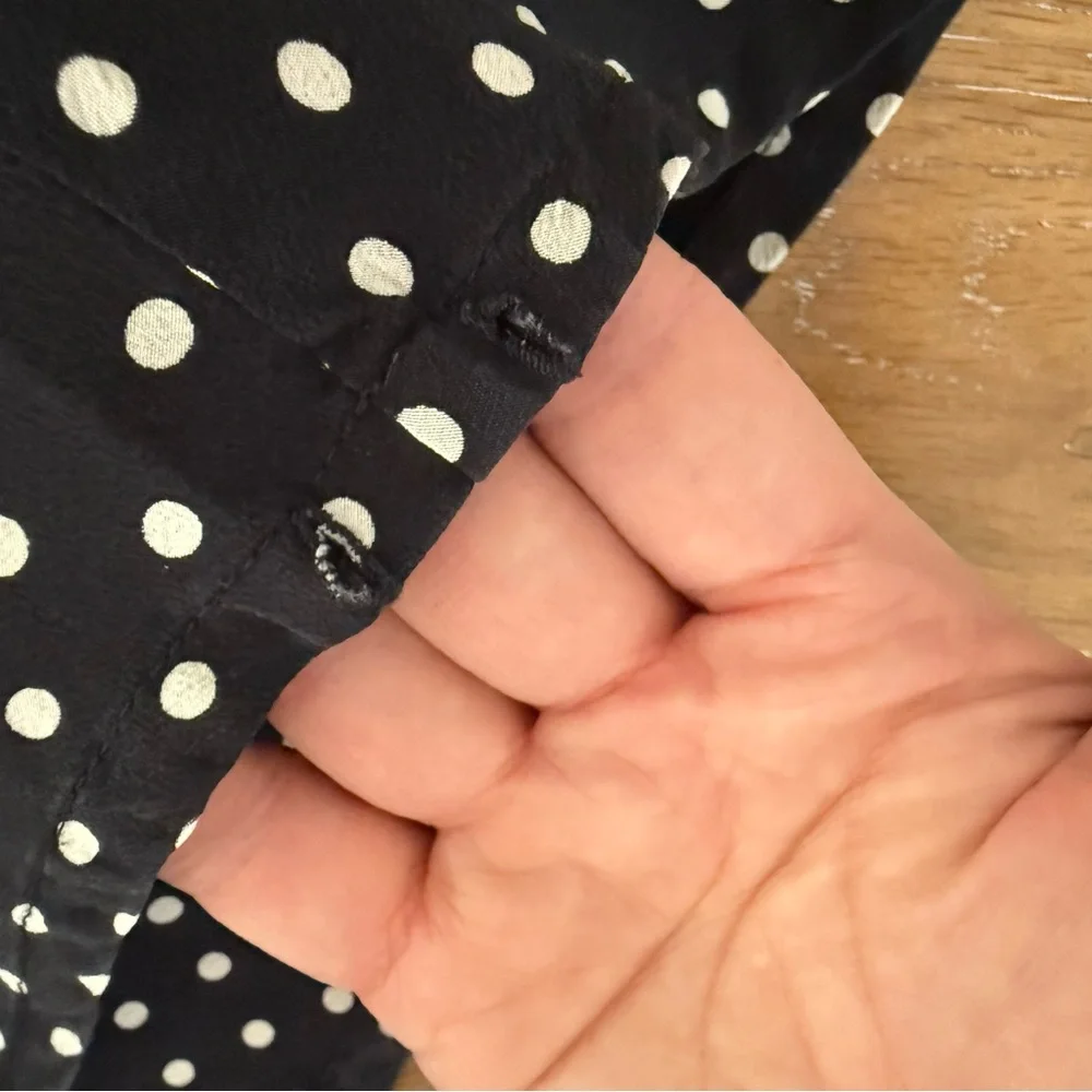 Ann Taylor Silk Black Polka Dot V-Neck Long Sleeves Blouse size 0